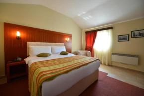 Гостиница City Hotel Tirana  Тирана